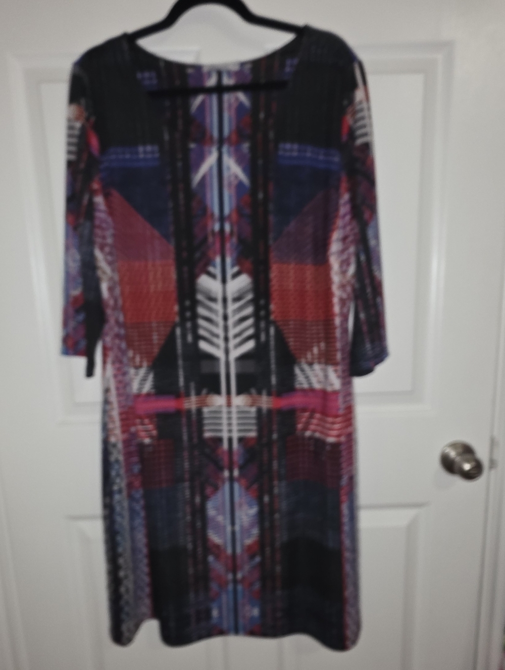 3/3 Sleeve Geometric Print Dress in Black, Red & Blue